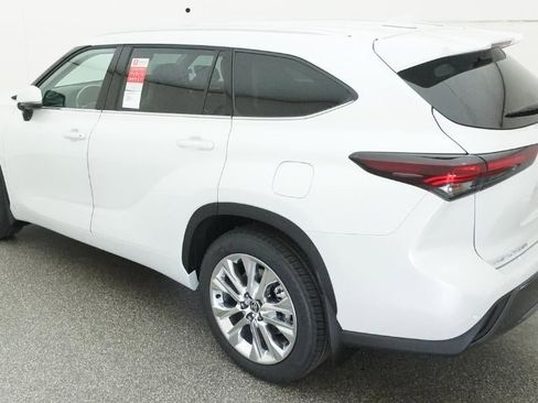 New 2026 Toyota Highlander Limited AWD/4WD image 5