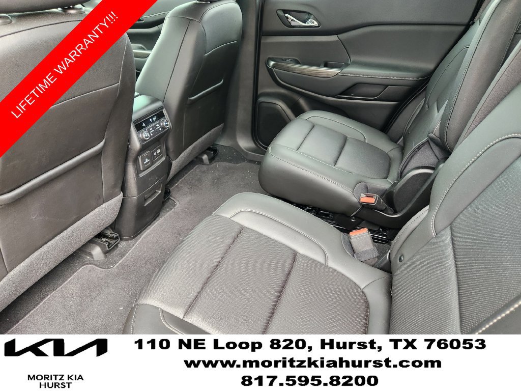 Used 2023 GMC Acadia SLT w/ Elevation Edition FWD image 29