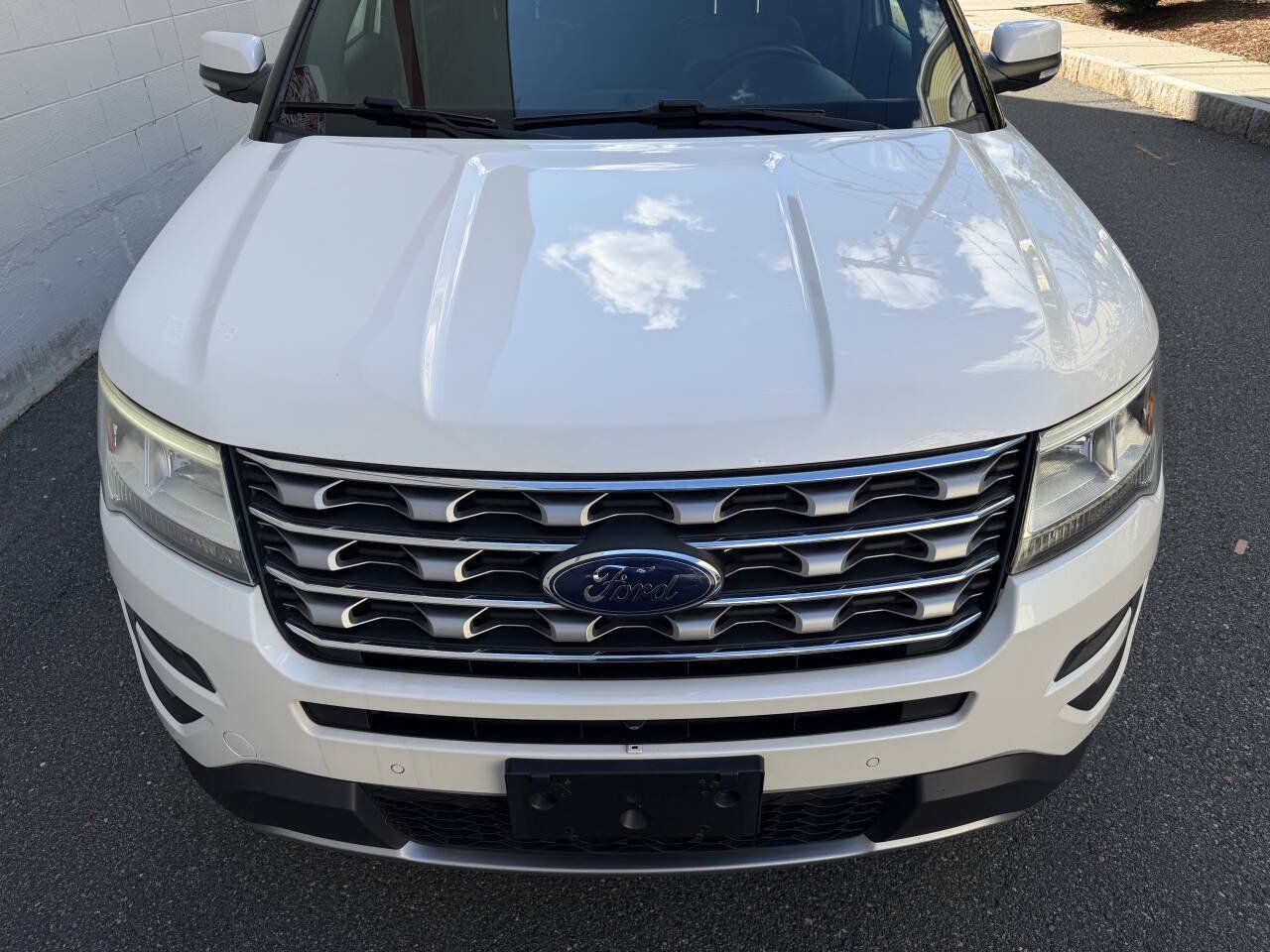 Used 2017 Ford Explorer Limited w/ Equipment Group 301A AWD/4WD image 9