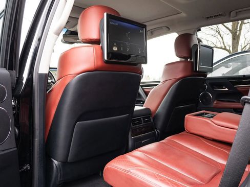 Used 2021 Lexus LX 570 4WD w/ Luxury Package image 39