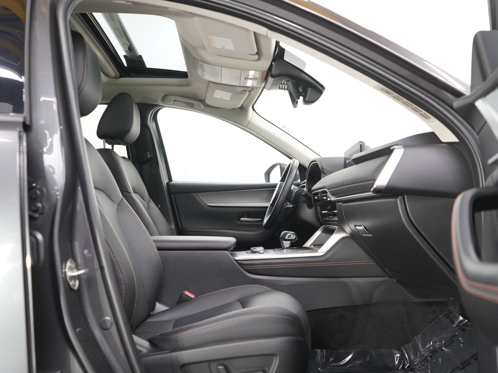 Certified 2024 MAZDA CX-90 Plug-In Hybrid w/ Preferred AWD/4WD image 11