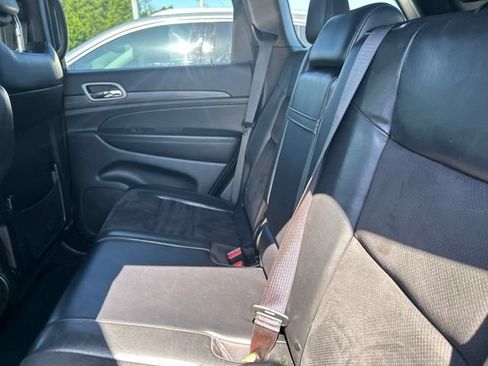 Used 2022 Jeep Grand Cherokee Laredo X RWD image 38