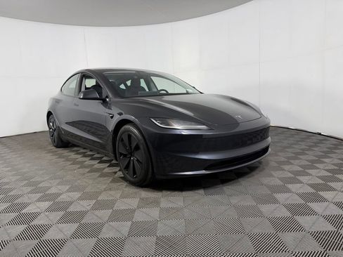 Used 2025 Tesla Model 3 Long Range AWD/4WD image 2