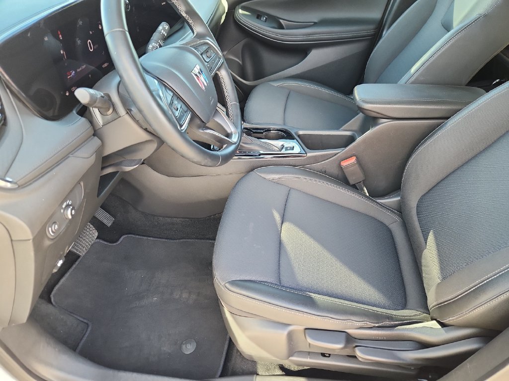 Used 2025 Buick Encore GX Preferred AWD/4WD image 9