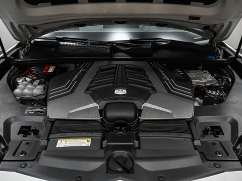 Used 2020 Lamborghini Urus image 56