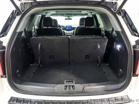 Used 2023 Ford Explorer XLT w/ Equipment Group 202A AWD/4WD image 25