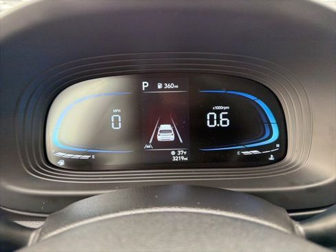 Certified 2025 Hyundai Venue SE image 22