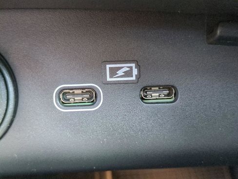 New 2025 Volvo XC40 B5 Core w/ Protection Package Premier image 21