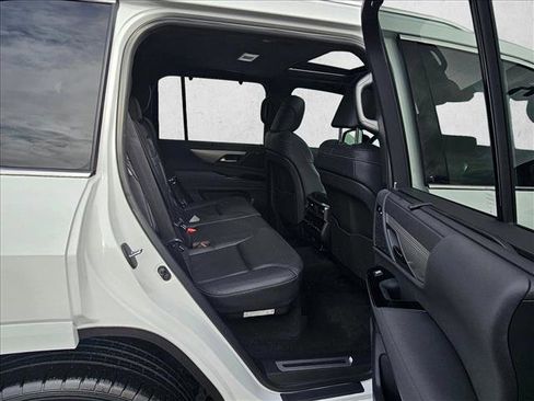 Used 2023 Lexus LX 600 F Sport image 11