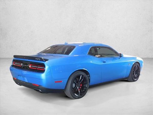 Used 2023 Dodge Challenger SRT Hellcat w/ Driver Convenience Group RWD image 5