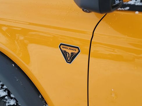 Used 2021 Ford Bronco Badlands image 25