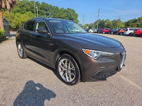 Used 2018 Alfa Romeo Stelvio Ti Lusso AWD/4WD image 3