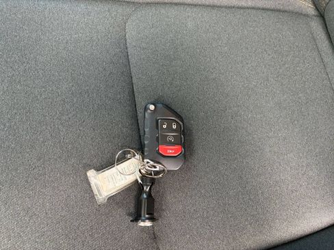 Used 2025 Jeep Wrangler Unlimited Sahara AWD/4WD image 17