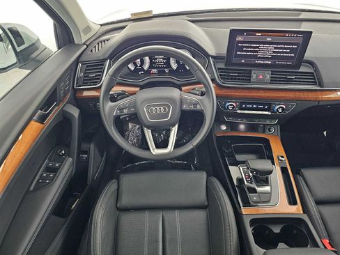 Used 2023 Audi Q5 e Premium Plus w/ Premium Plus Package image 18