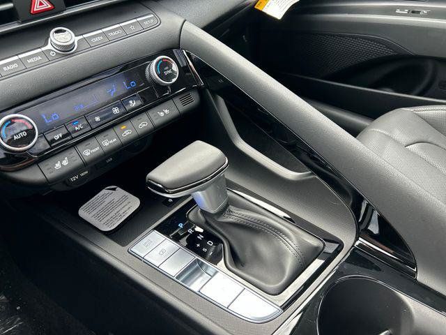 New 2026 Hyundai Elantra Limited FWD image 14