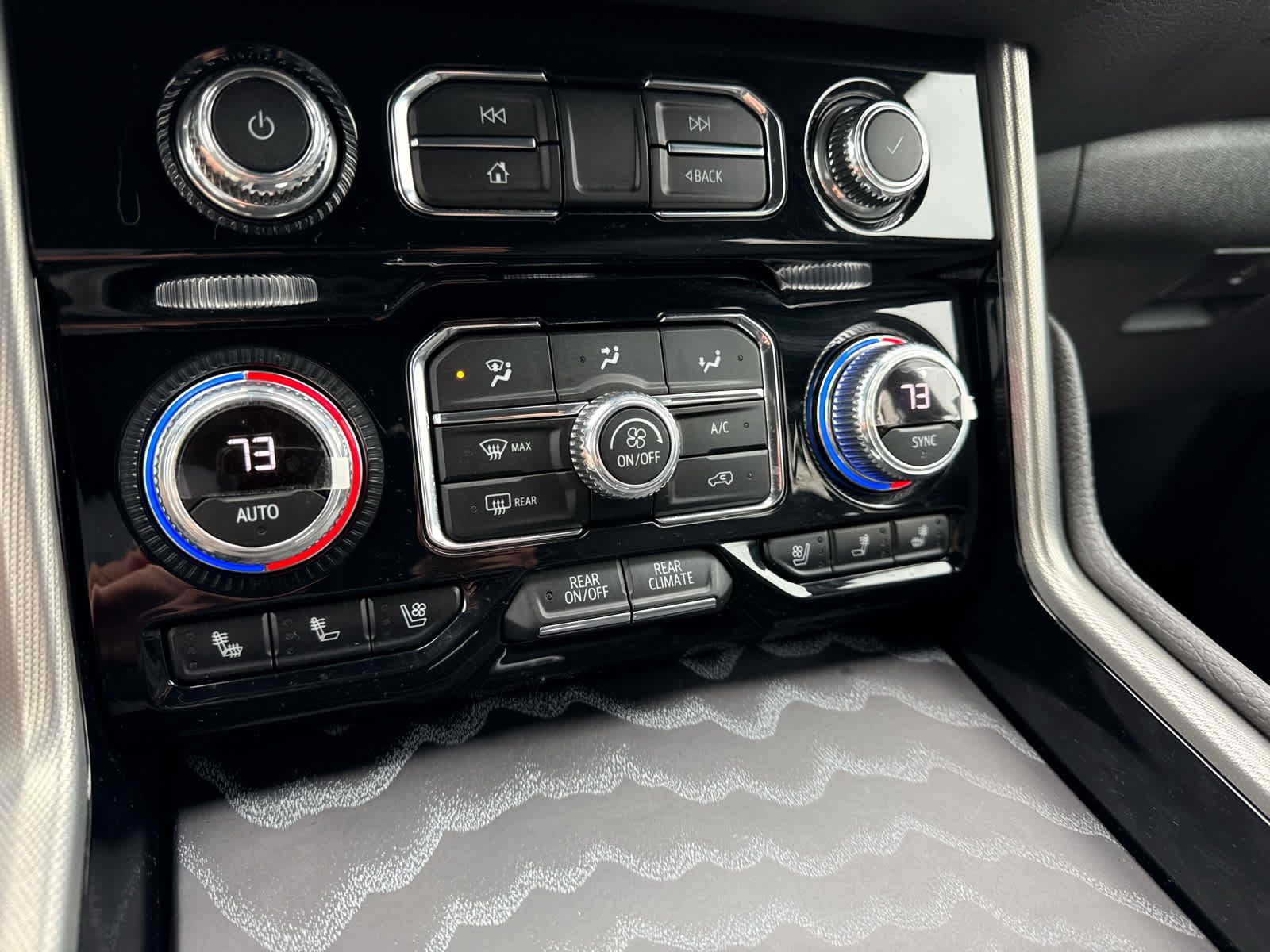 Certified 2023 GMC Yukon XL Denali AWD/4WD image 19