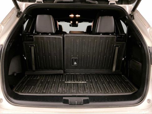 Used 2022 Toyota Highlander XSE image 35