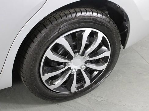 Used 2019 Toyota Corolla LE image 13