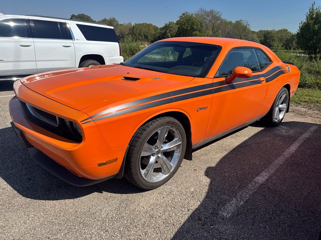 Used 2012 Dodge Challenger SXT RWD image 3
