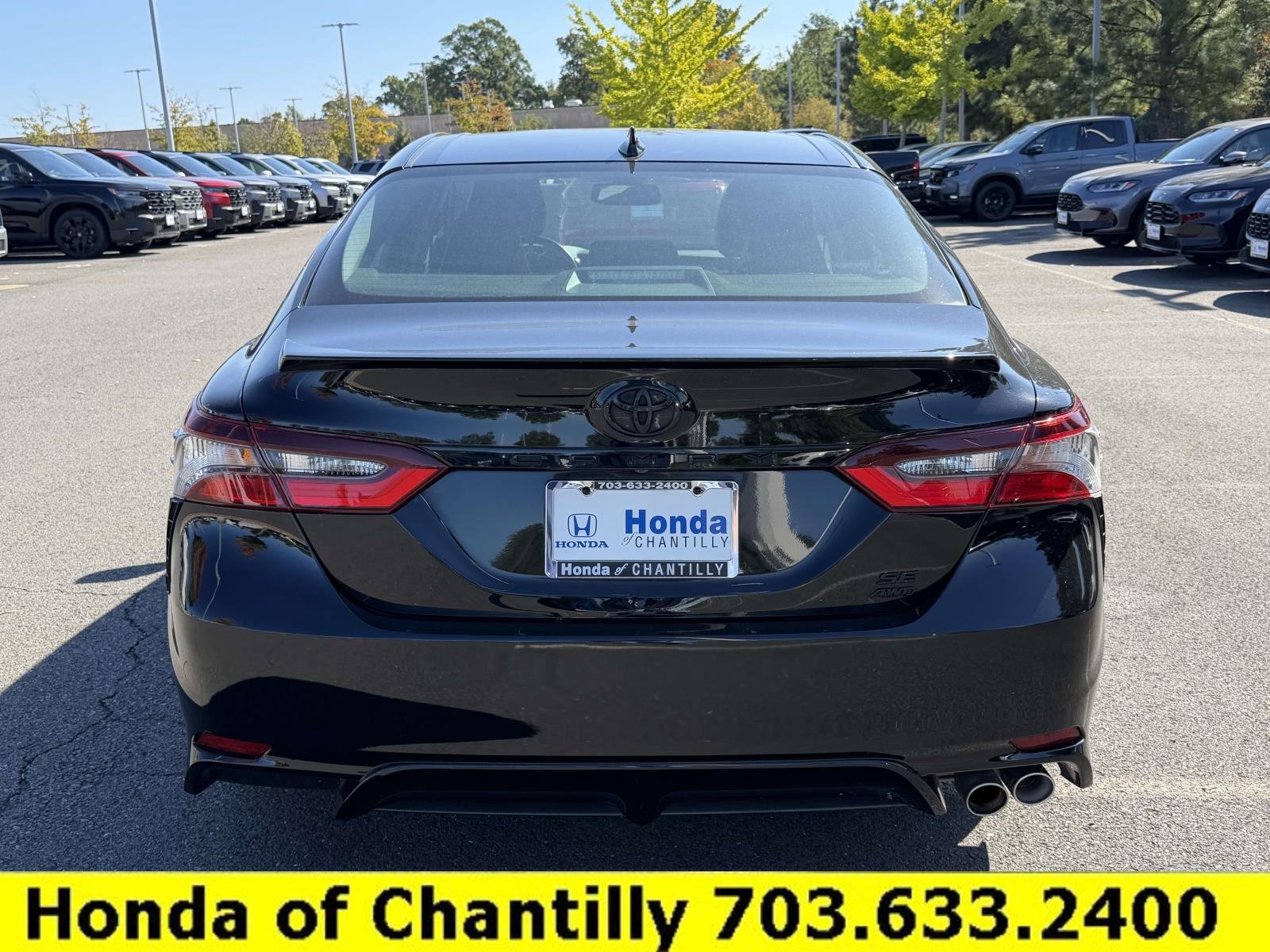 Used 2022 Toyota Camry SE AWD/4WD image 3
