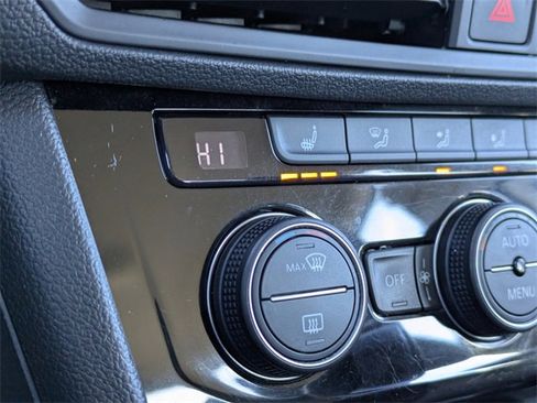 Certified 2023 Volkswagen Jetta SE image 19