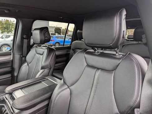 Used 2025 Jeep Wagoneer Series II image 14