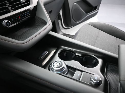Used 2025 Ford Explorer Active RWD image 17
