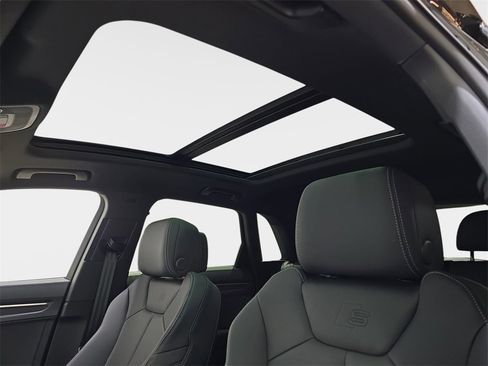 Certified 2025 Audi Q3 2.0T Premium w/ Convenience Package image 31