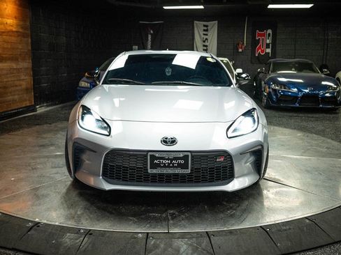 Used 2023 Toyota GR86 image 4