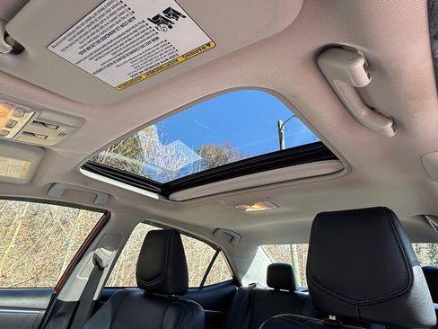 Used 2016 Toyota Corolla S Premium image 26