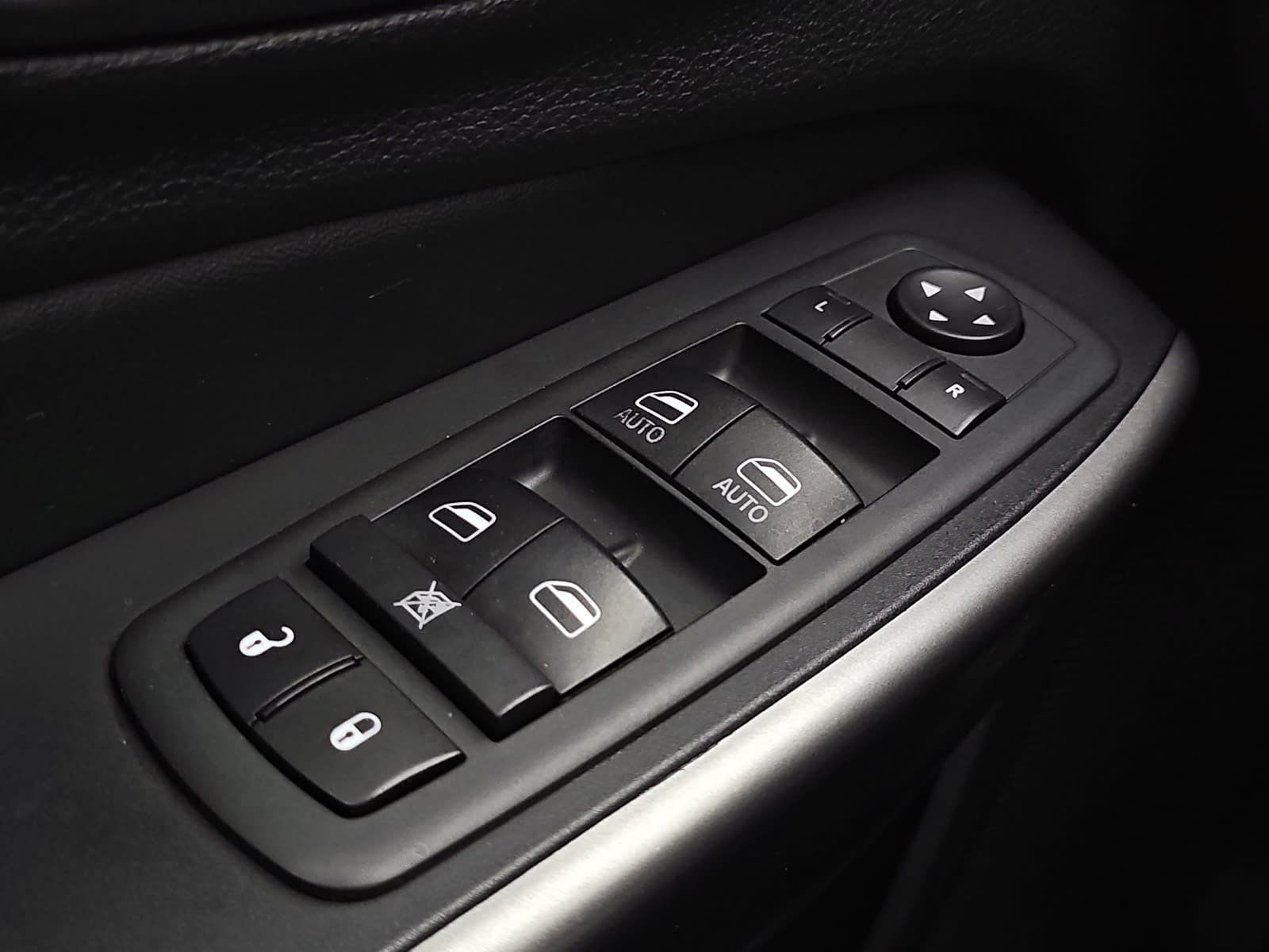 Used 2020 Jeep Cherokee Limited FWD image 26