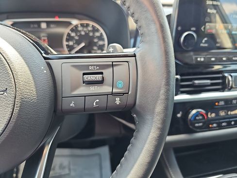 Used 2024 Nissan Pathfinder SL w/ SL Premium Package image 23