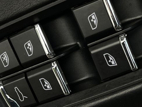 Used 2010 Porsche Panamera 4S image 34