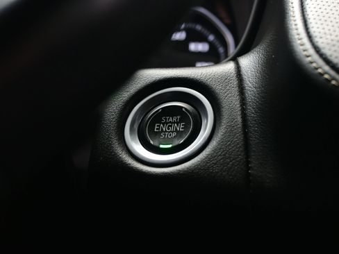 Used 2021 GMC Yukon SLT w/ SLT Premium Package image 24