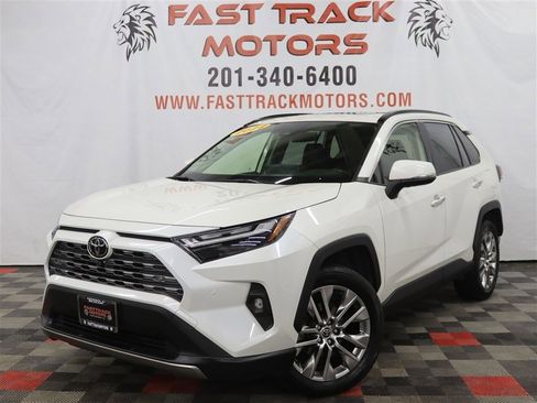Used 2022 Toyota RAV4 Limited image 1