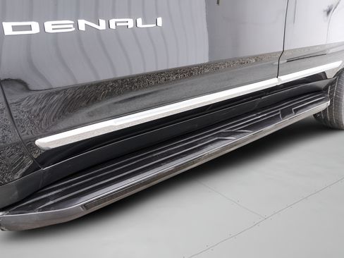 Used 2021 GMC Yukon Denali AWD/4WD image 42