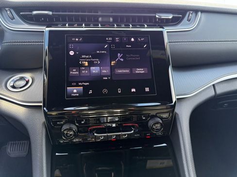 New 2025 Jeep Grand Cherokee Altitude image 18