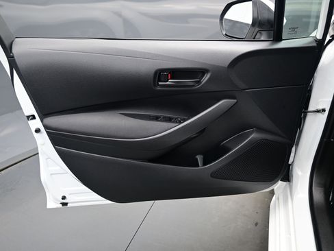 Used 2024 Toyota Corolla LE image 9