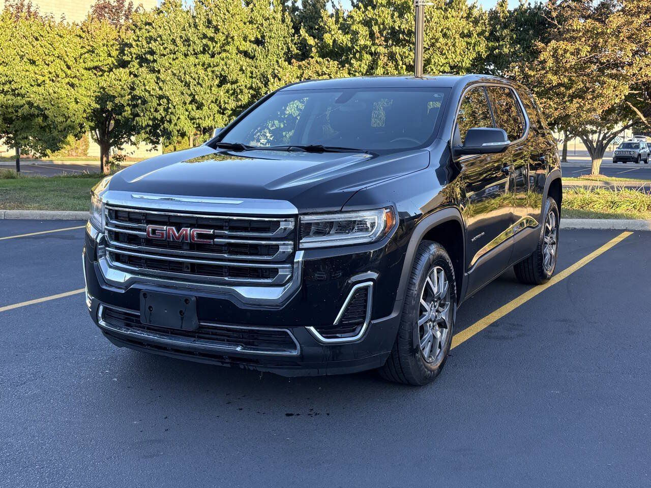Used 2020 GMC Acadia SLE FWD image 2