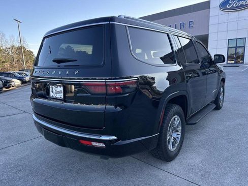 Used 2023 Jeep Wagoneer 4WD image 7