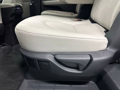 Used 2025 Toyota Grand Highlander AWD image 45