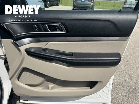 Used 2018 Ford Explorer XLT w/ Equipment Group 202A AWD/4WD image 37