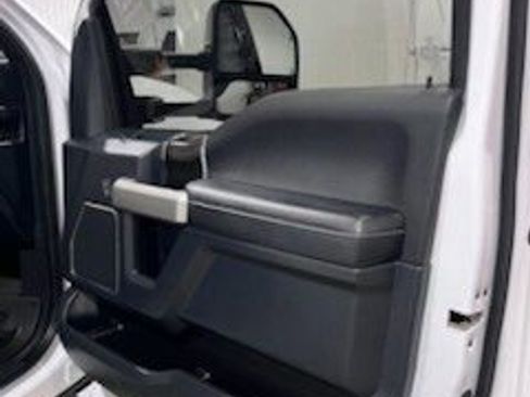 Certified 2022 Ford F250 Lariat w/ Chrome Package image 9