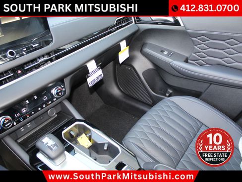 New 2025 Mitsubishi Outlander SEL image 26