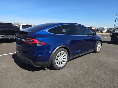 Used 2018 Tesla Model X 100D image 9