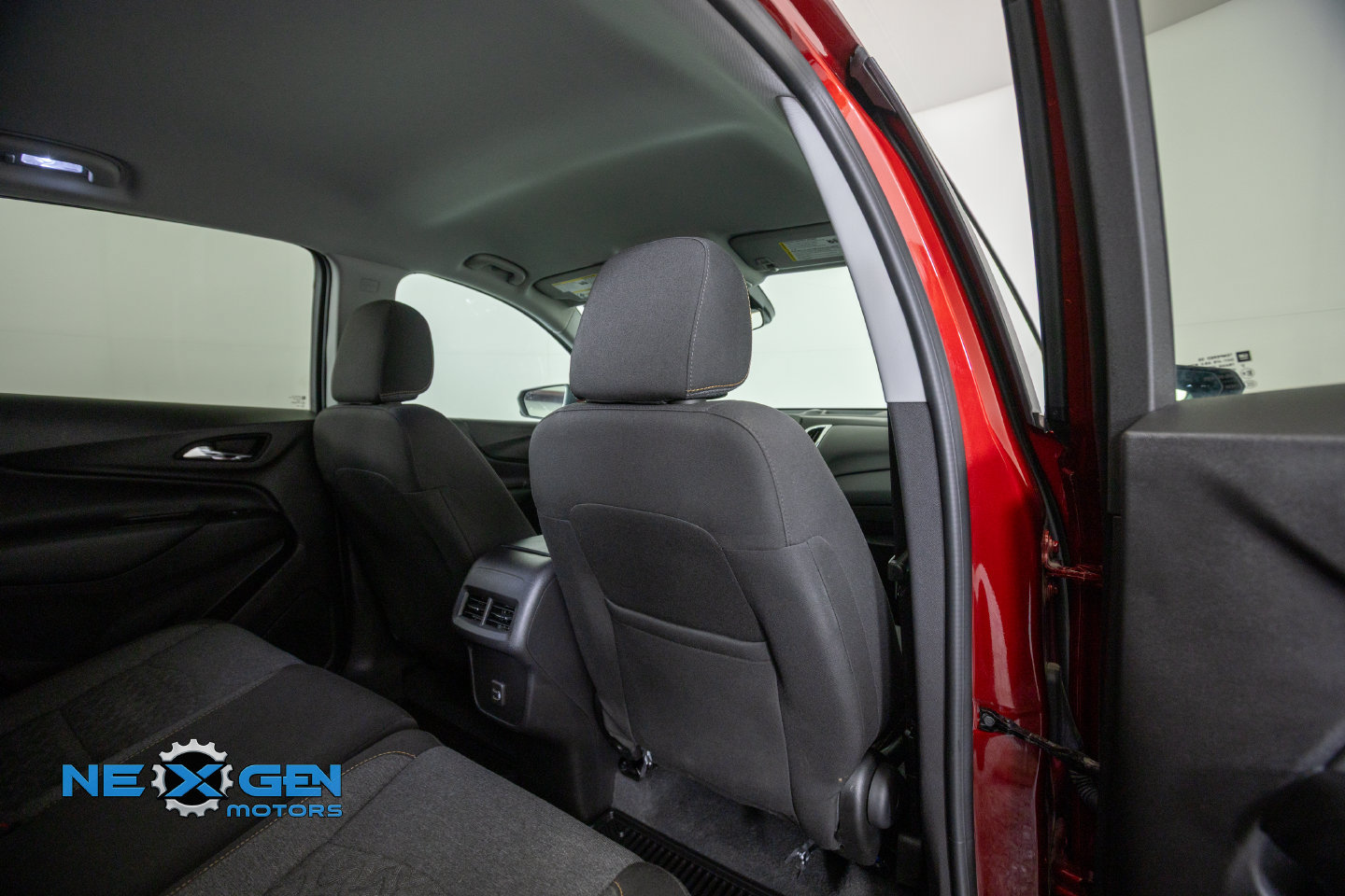 Used 2024 Chevrolet Equinox LT FWD image 33