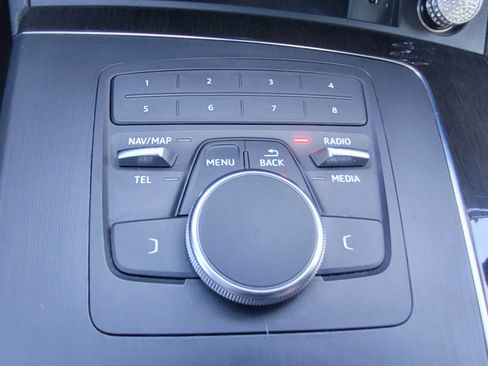 Used 2020 Audi Q5 2.0T Premium w/ Convenience Package image 19