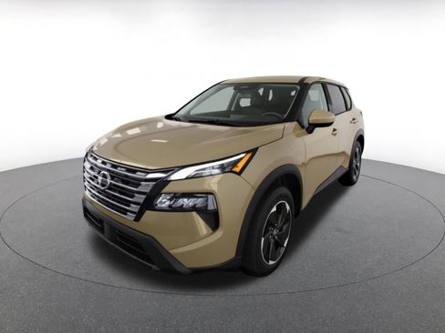 Used 2025 Nissan Rogue SV FWD image 3