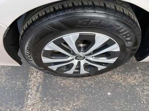 Used 2021 Toyota Prius Prime XLE w/ Carpet Mat Package (TMS) FWD image 18