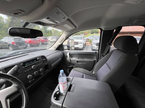 Used 2011 Chevrolet Silverado 3500 LT AWD/4WD image 21